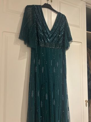 Vestido de fiesta verde con pedrería
