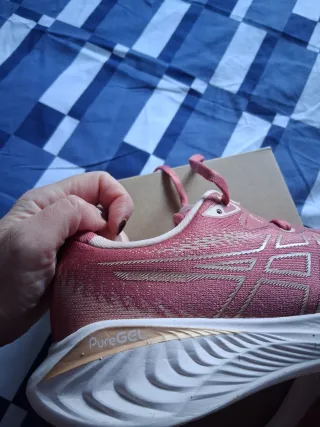 Zapatillas Asics gel Cumulus rosas y blancas