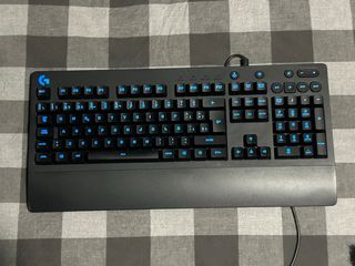 Teclado Logitech G213 RGB Gaming