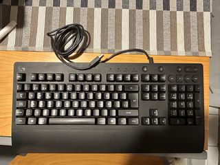 Teclado Logitech G213 RGB Gaming