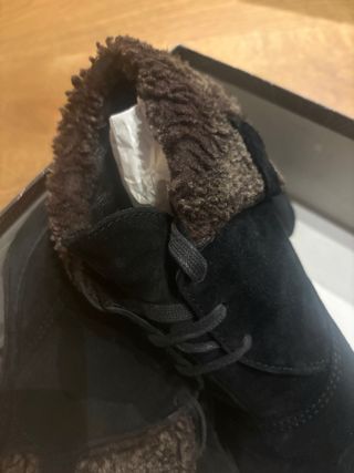 Botines Homers negros  de piel con borreguito