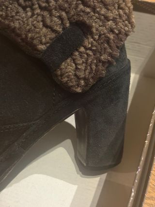 Botines Homers negros  de piel con borreguito