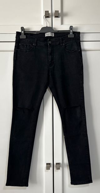 Pantalón vaquero Pull&Bear negro desgastado