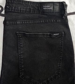 Pantalón vaquero Pull&Bear negro desgastado