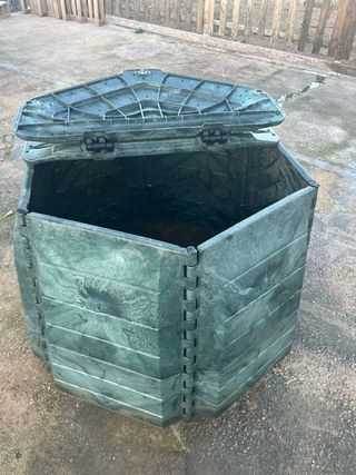 Compostador de jardín hexagonal verde