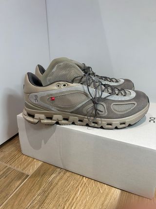 Zapatillas On Beige/Gris