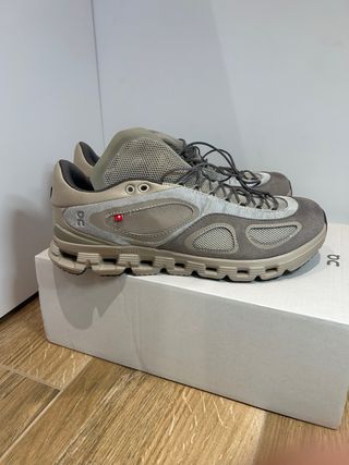 Zapatillas On Beige/Gris