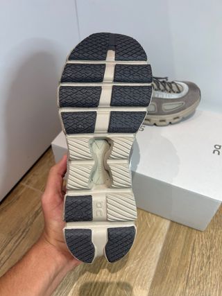 Zapatillas On Beige/Gris