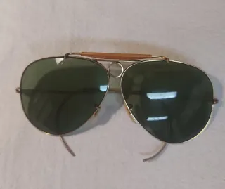 Gafas de sol aviador doradas