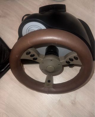 Volante y pedales para PC