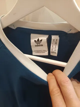 Camiseta Adidas Azul Rayas Blancas