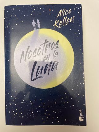 Nosotros en la luna: El libro más vendido del a...