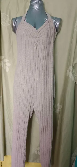 Conjunto cárdigan y mono beige/gris