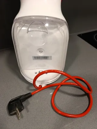 Cafetera Nescafé Dolce Gusto Roja y Blanca