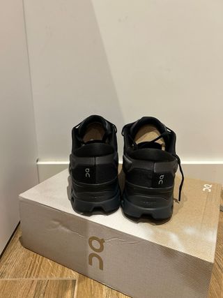 Zapatillas On Running Negras y Grises