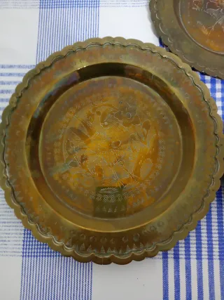 Lote 3 platos antiguos de bronce. Mde in Hong Kon.