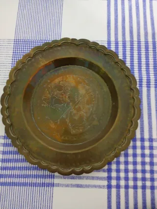 Lote 3 platos antiguos de bronce. Mde in Hong Kon.