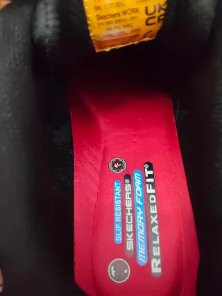 Zapatos Skechers Seguridad Negro puestos una vez.