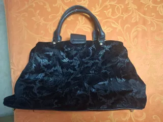 Bolso Desigual Negro con Adorno de Cerezas