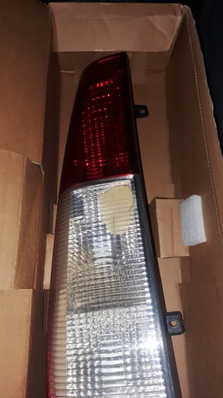 Piloto trasero Viano