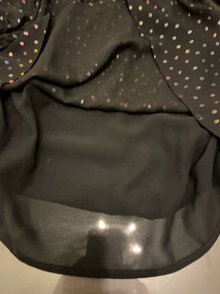 Vestido negro Desigual con brillos multicolor