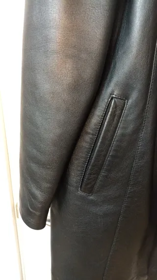 Chaquetón de piel negro