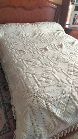 Colcha Crochet Hecha a Mano, colcha bordada