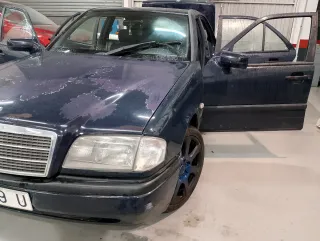 Mercedes-Benz e180 1996