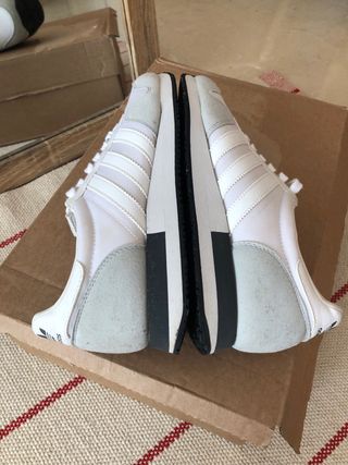 Zapatillas Adidas Blancas y Grises