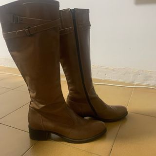 Botas de cuero marrones