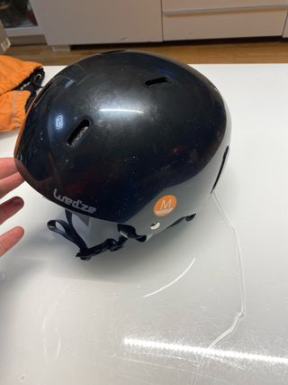 Casco de esquí negro