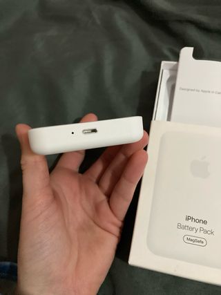 Batteria iPhone MagSafe Apple NUOVA