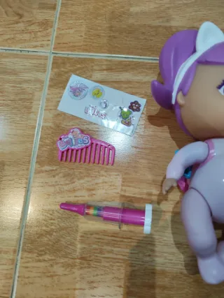 The Bellies Rosie Rainbow Muñeca