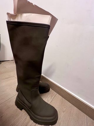 Botas de agua Zara verde caqui