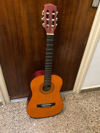 Chitarra classica in legno