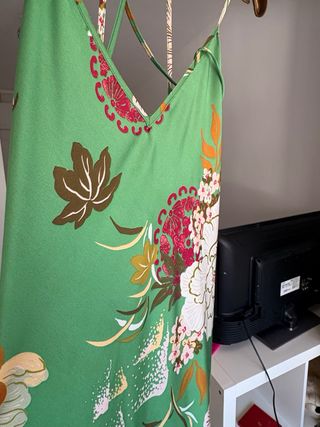 Vestido verde estampado floral midi