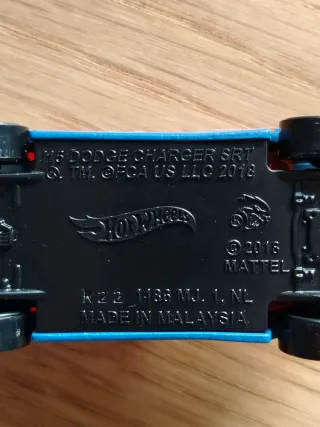 Hot Wheels '15 Dodge Charger SRT Blu