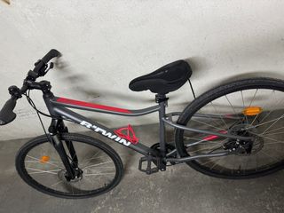 Bicicleta Btwin Gris y Roja