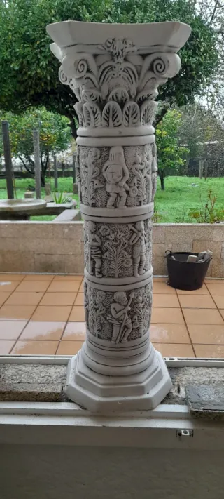 Se venden 3 pies/columna para macetas, de cerámica