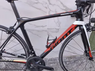 Bicicleta de carretera en buen estado