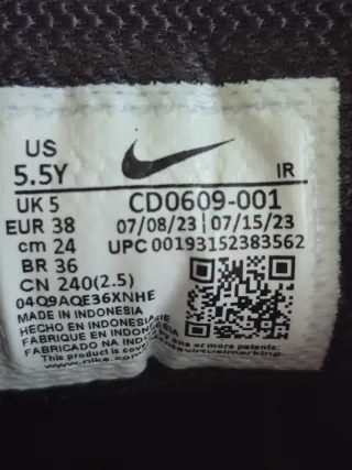 Zapatillas Nike Air Max Plus Negras y Amarillas