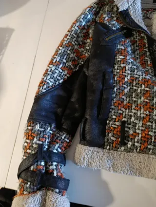 Abrigo desigual mujer negro y naranja