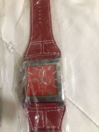 3 Relojes Cuadrados (Blanco, Negro, Rojo)