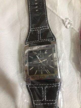 3 Relojes Cuadrados (Blanco, Negro, Rojo)