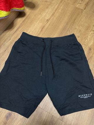 Pantalón corto McKenzie negro