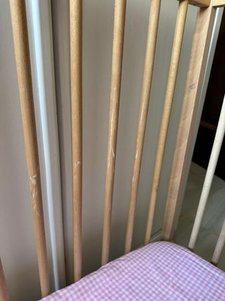 Cuna de madera con colchón