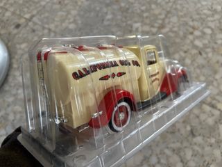 Camión Cisterna Juguete California Oil