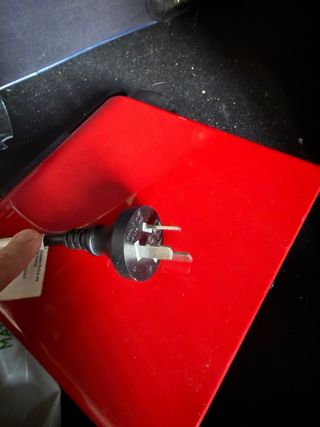 Cafetera Nespresso Roja con Aeroccino