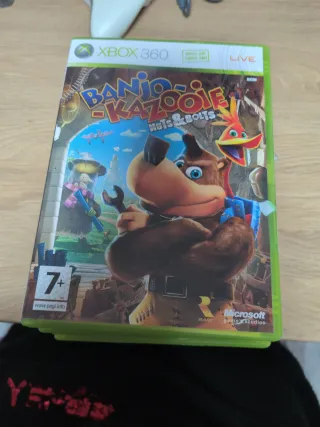 Xbox 360 Blanca +2 mandos + 11 Juegos