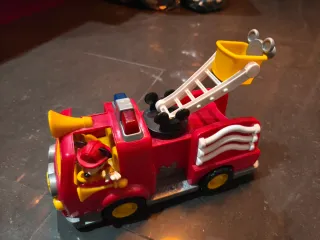 Camión de bomberos Mickey Mouse